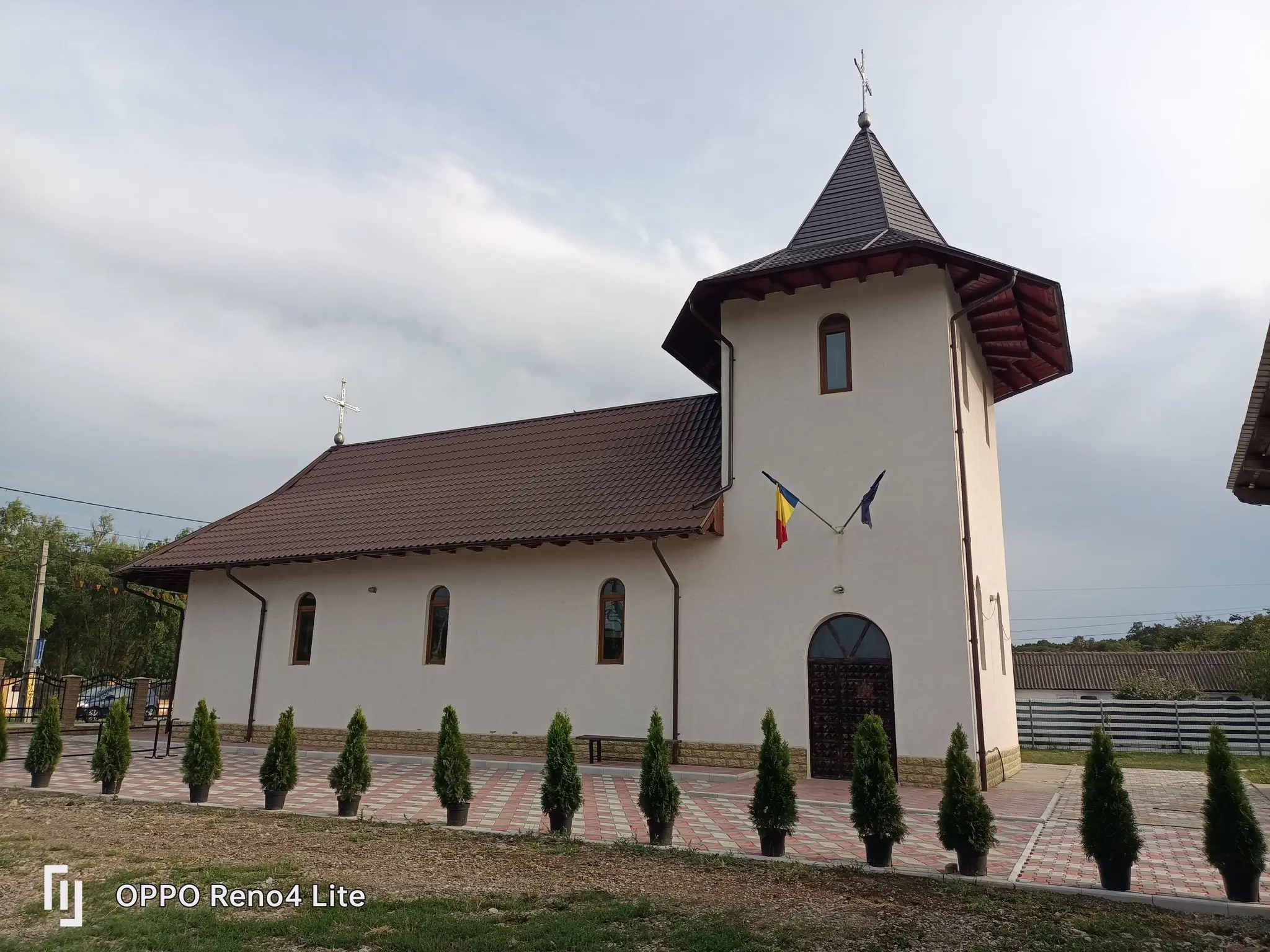 Parohia „Sfinții Ioachim și Ana”